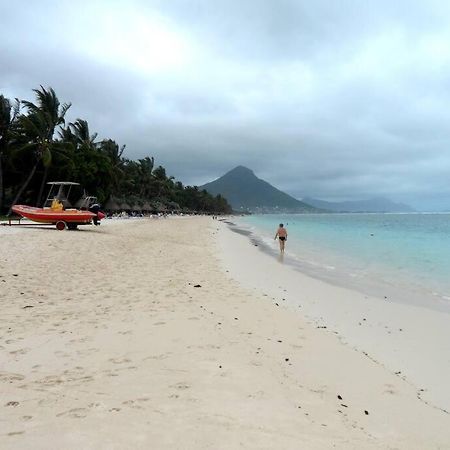 Sea Front 2 Bedrooms Apartment Flic en Flac Luaran gambar
